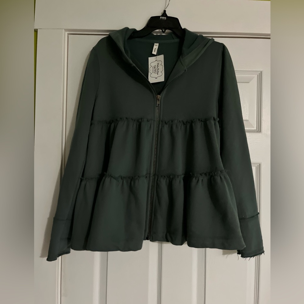 NWT Wishlist Tiered Hooded Sweatshirt Juniors” Size S/M